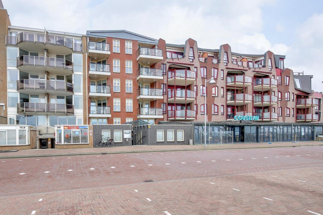 De Trintel Op 1e Verdieping Met Ruim Terras En Zeezicht